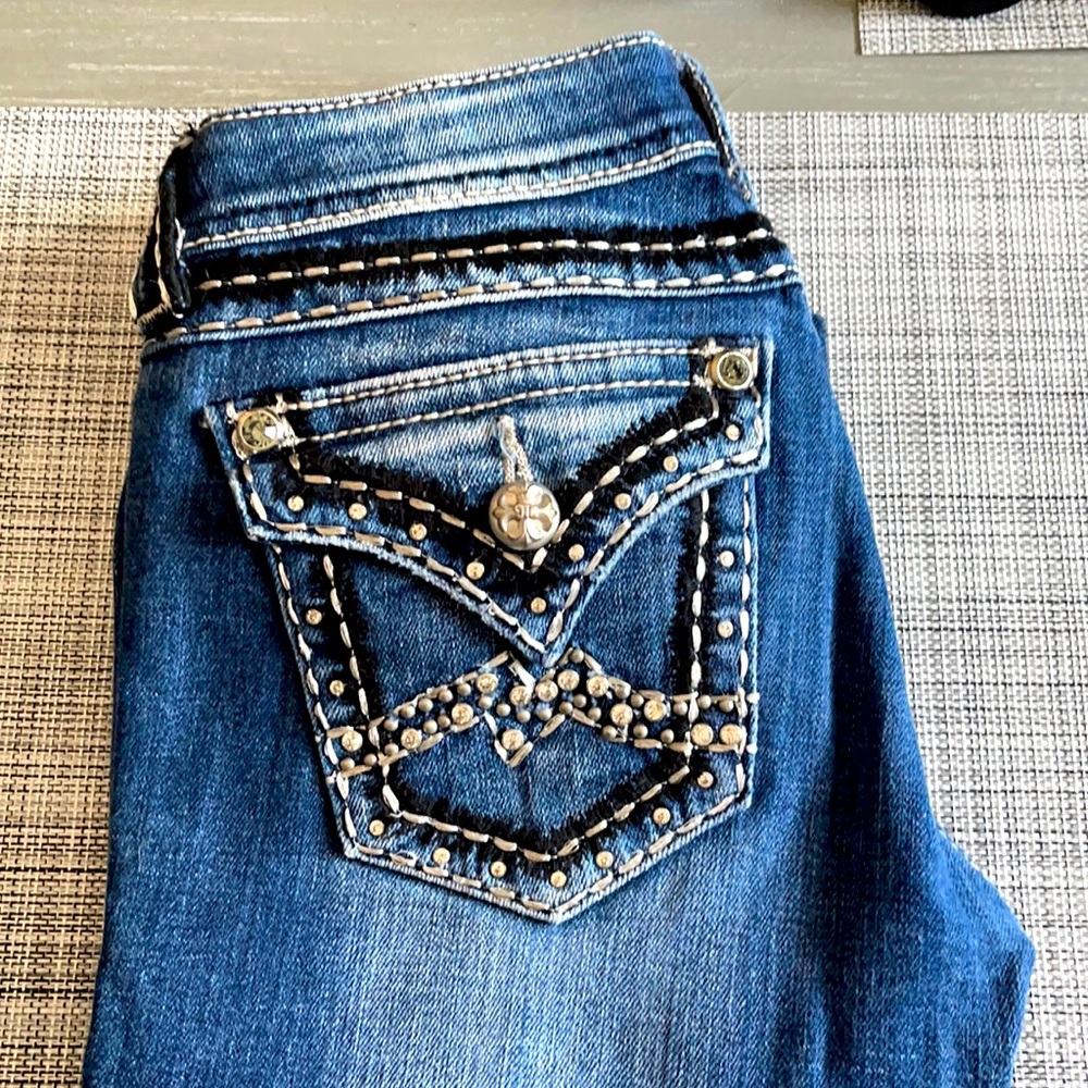 Gently worn Miss Me skinny jeans